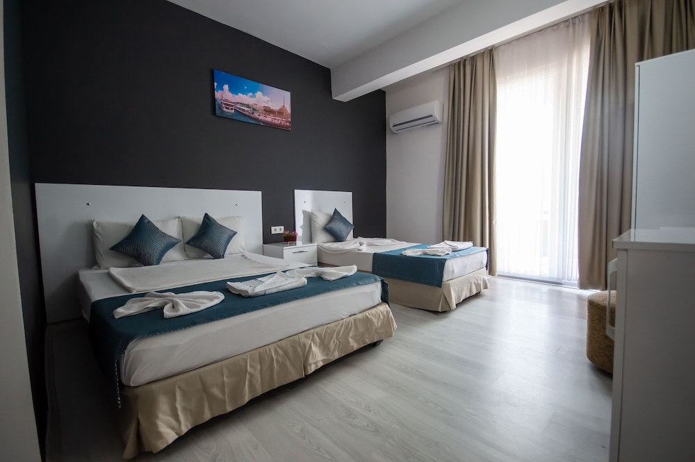 Economy Triple Room