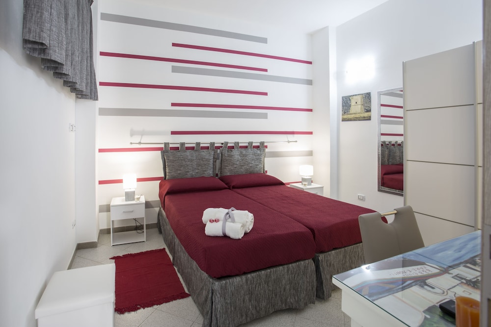 Basic Twin Room photo 2