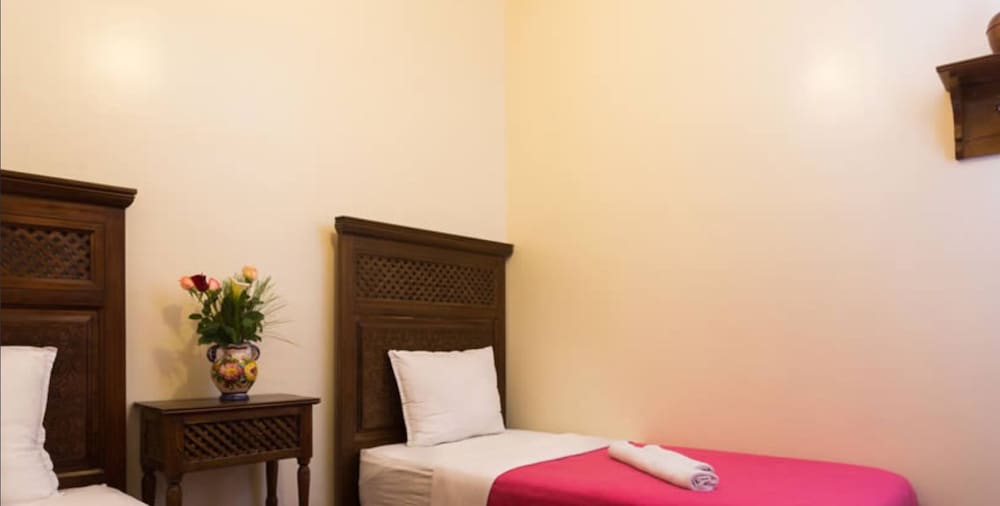 Twin Room, 2 Twin Beds, Private Bathroom