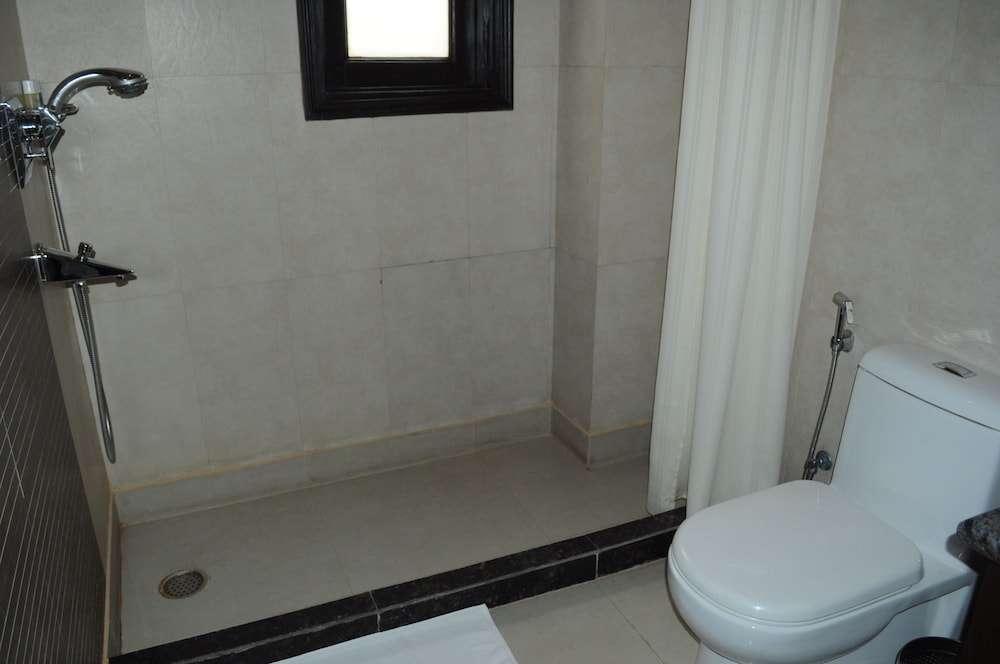 Deluxe Double or Twin Room, Balcony, City View - Photo 11