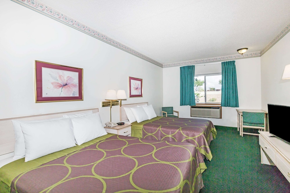 Standard Room, 2 Queen Beds, Smoking