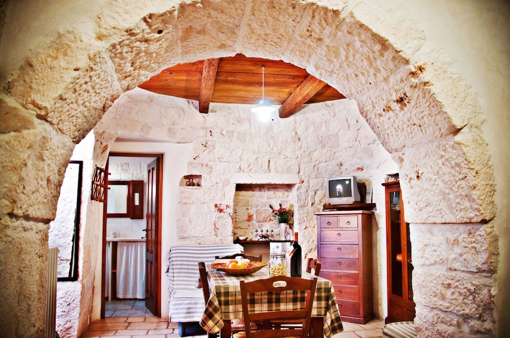 Traditional House, 1 Bedroom, Fireplace, Garden View