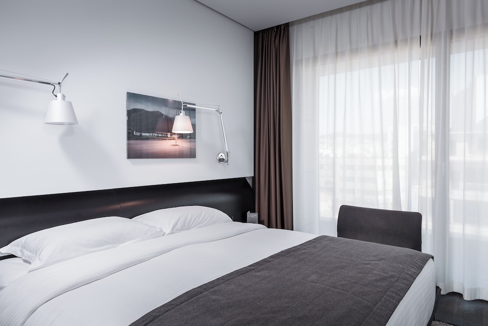 Superior Room Port View - Photo 4