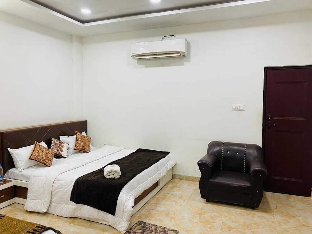 Double Room - Photo 1