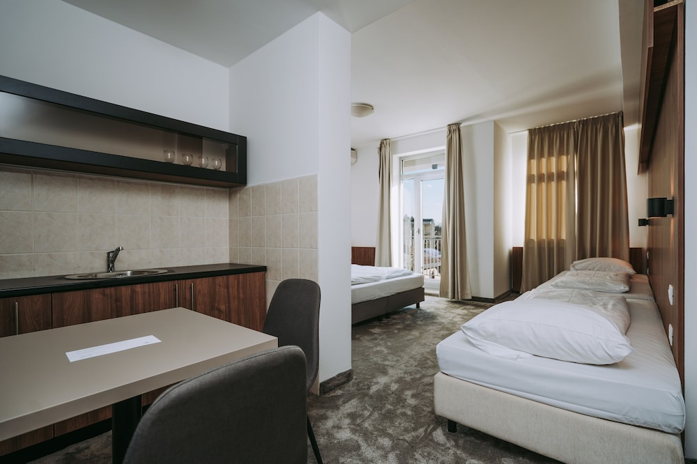 Family Quadruple Room, 1 Bedroom, Balcony (Low budget) photo 3