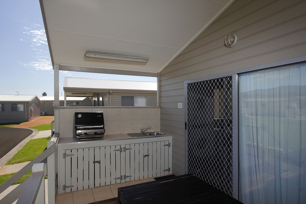 3 Bedroom Deluxe 6 Berth Cabin photo 2