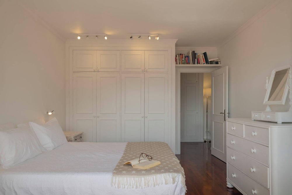 Basic Apartment, 1 Queen Bed with Sofa bed, Sea View