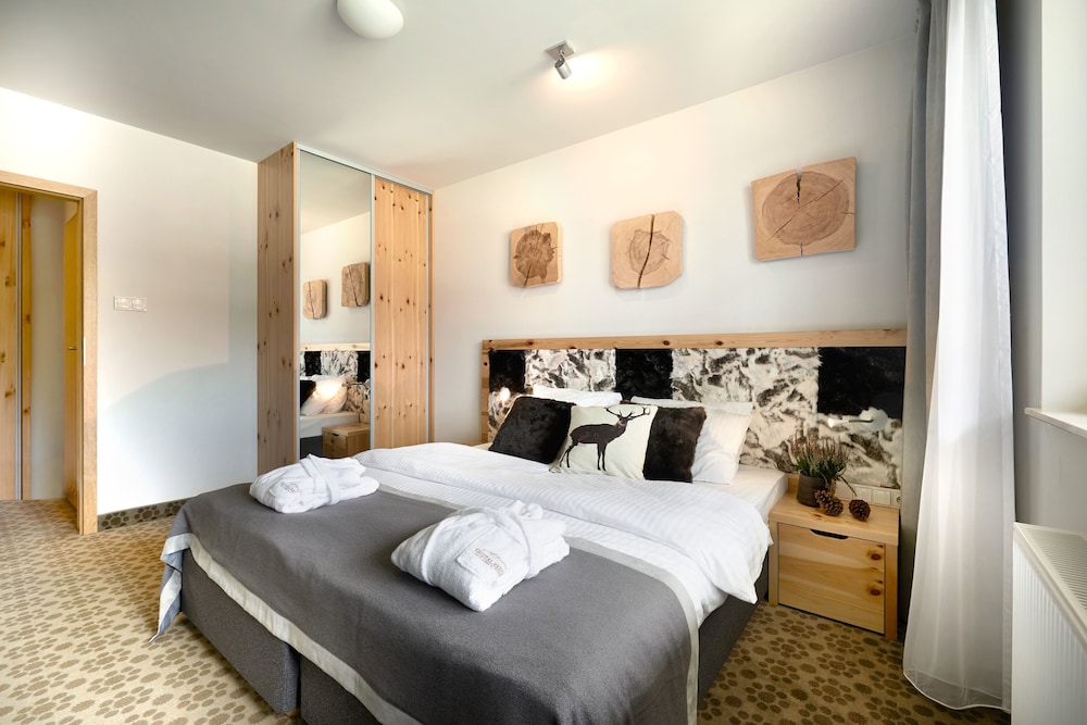 Luxury Apartment, 1 Bedroom, Kitchenette, Mountain View photo 2