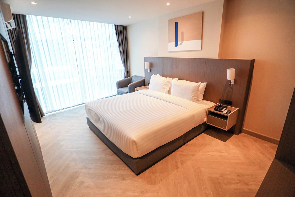 Family Double Room, City View
