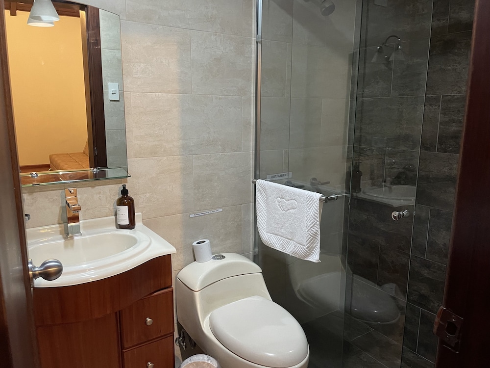 Quadruple Room, Private Bathroom photo 3