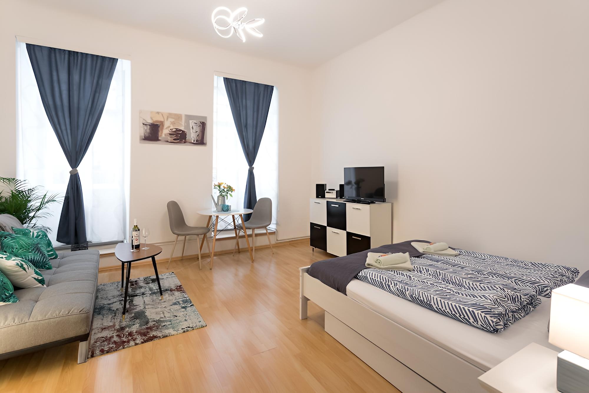 Studio, 1 Queen Bed with Sofa bed, Kitchen, Garden Area