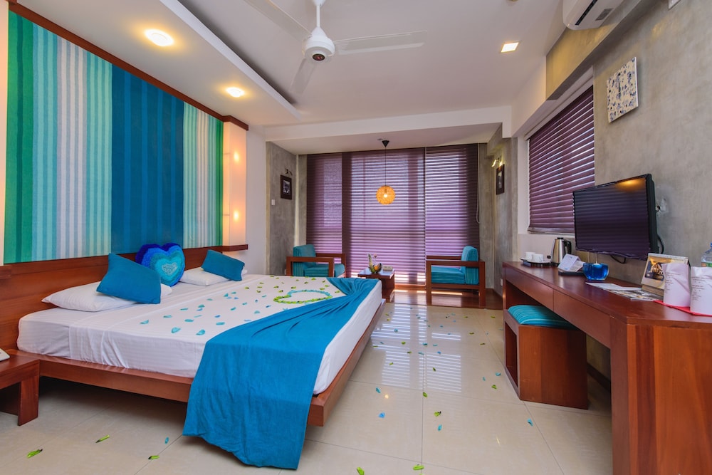 Deluxe Double Room - Photo 11