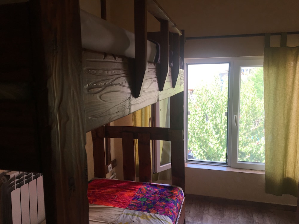 Economy Twin Room photo 2