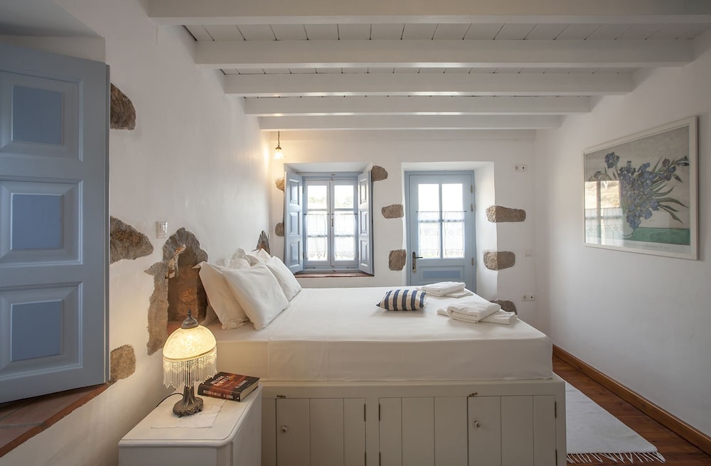 House, 2 Bedrooms, Sea View (Allegra) photo 1