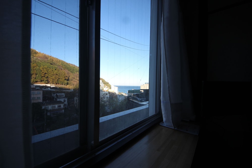 Economy Quadruple Room, Sea View photo 2
