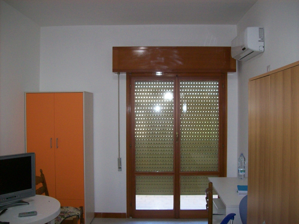 Single Room, Shared Bathroom