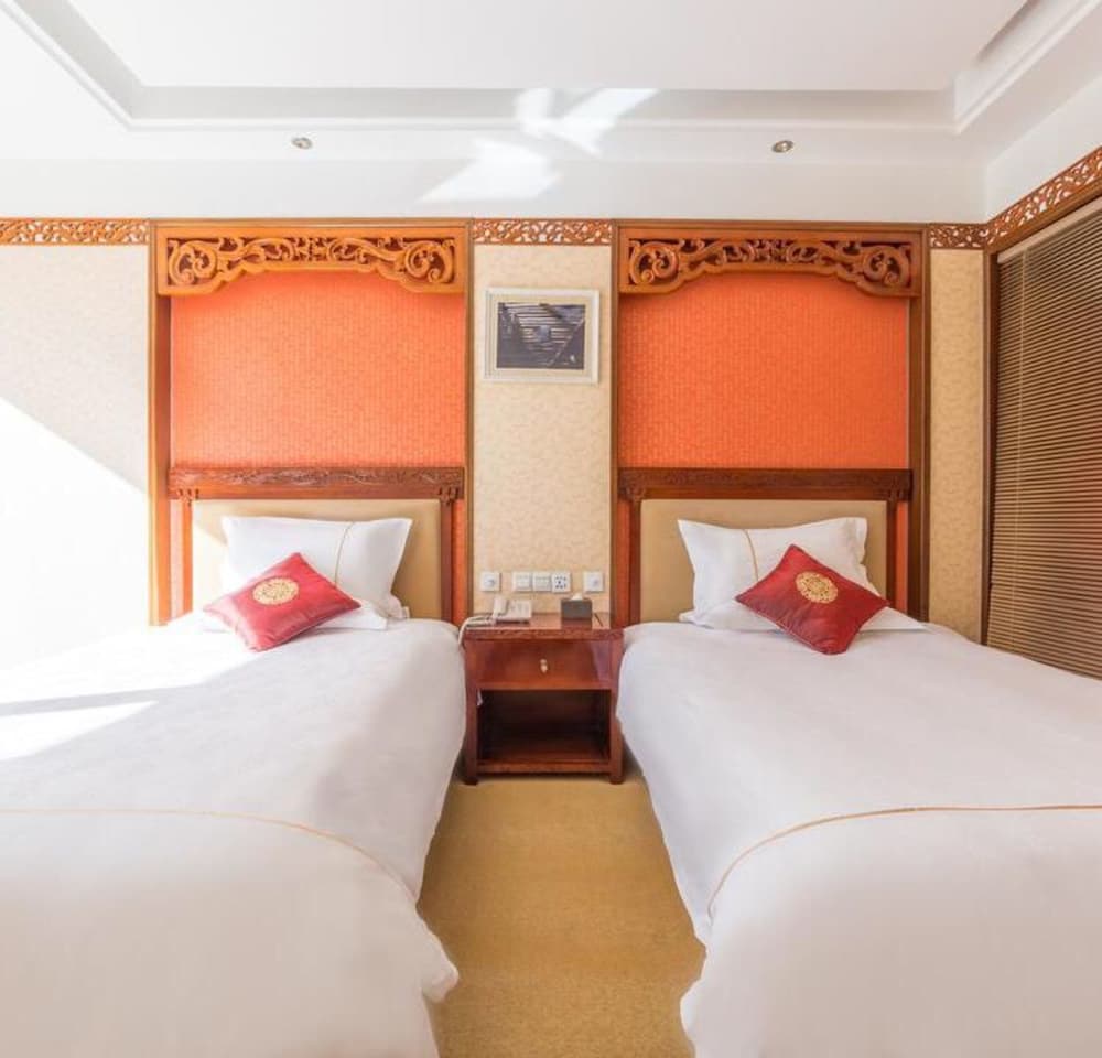 Standard Twin Room, Non Smoking, Mountain View photo 3