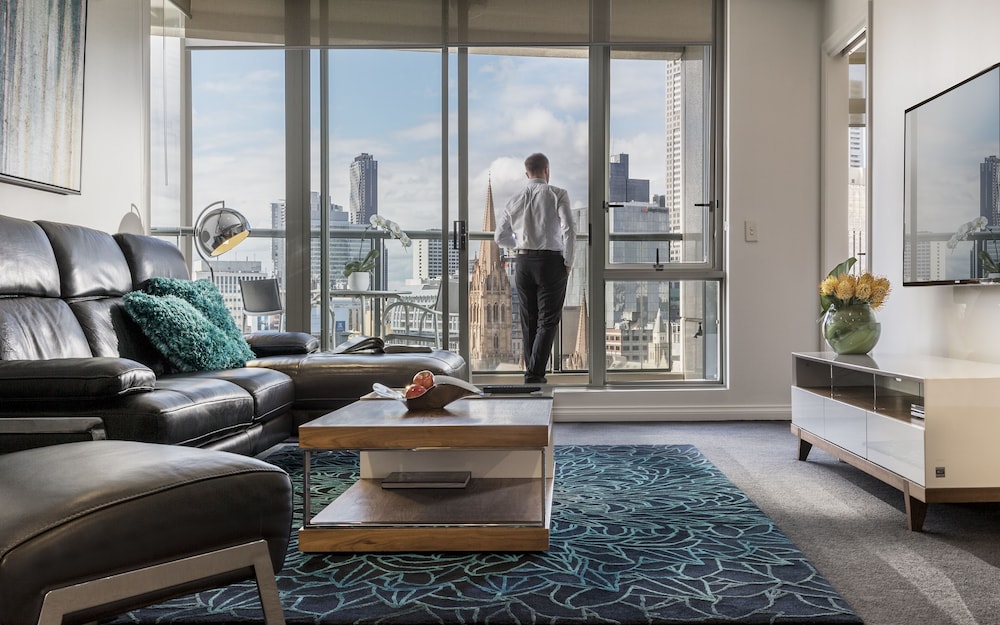 Premium Apartment, 3 Bedrooms, Balcony - Photo 2