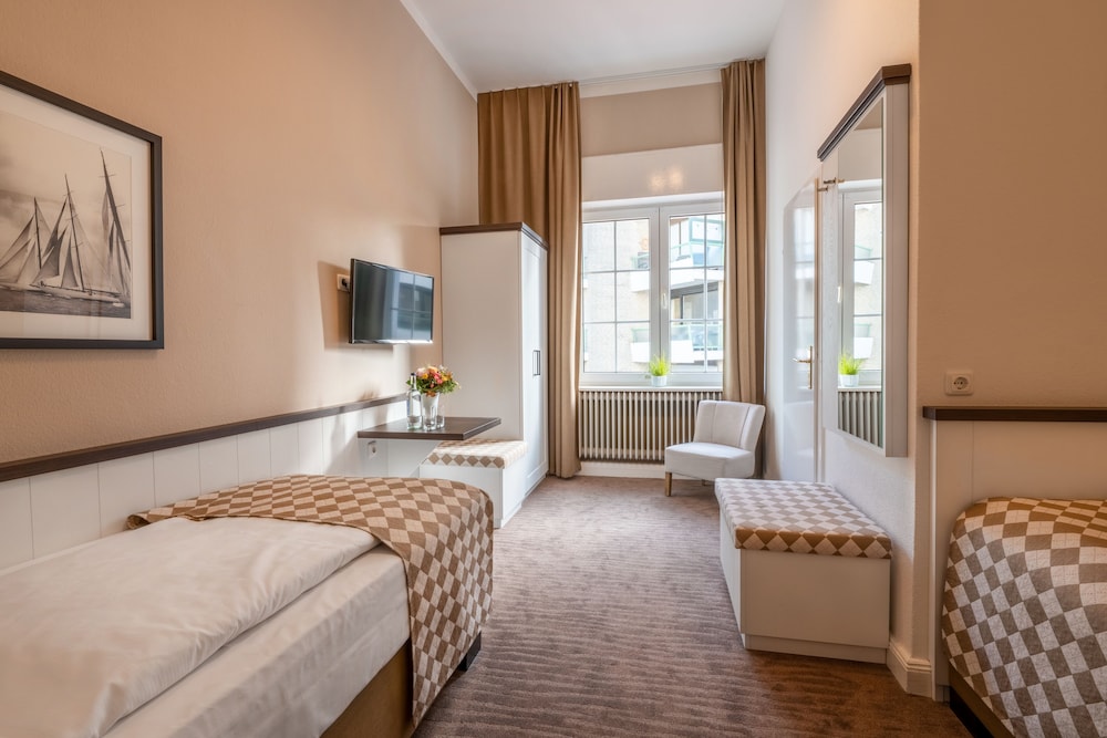 Classic Twin Room