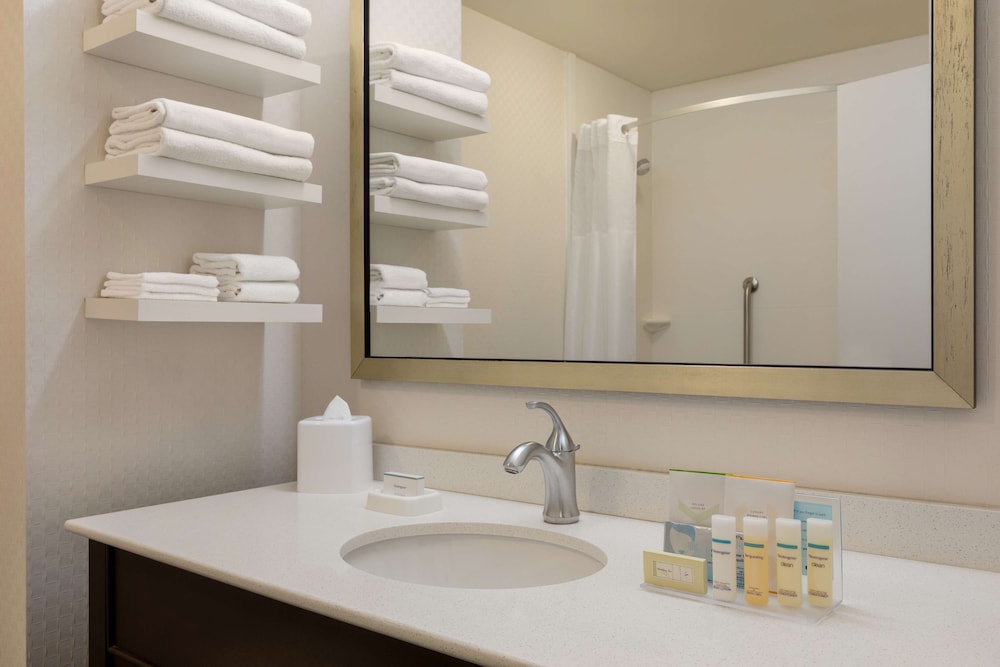 Room, 2 Queen Beds, Accessible, Balcony (Mobility & Hearing) photo 3
