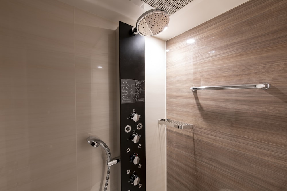 Double Room (with Shower booth) - Photo 3