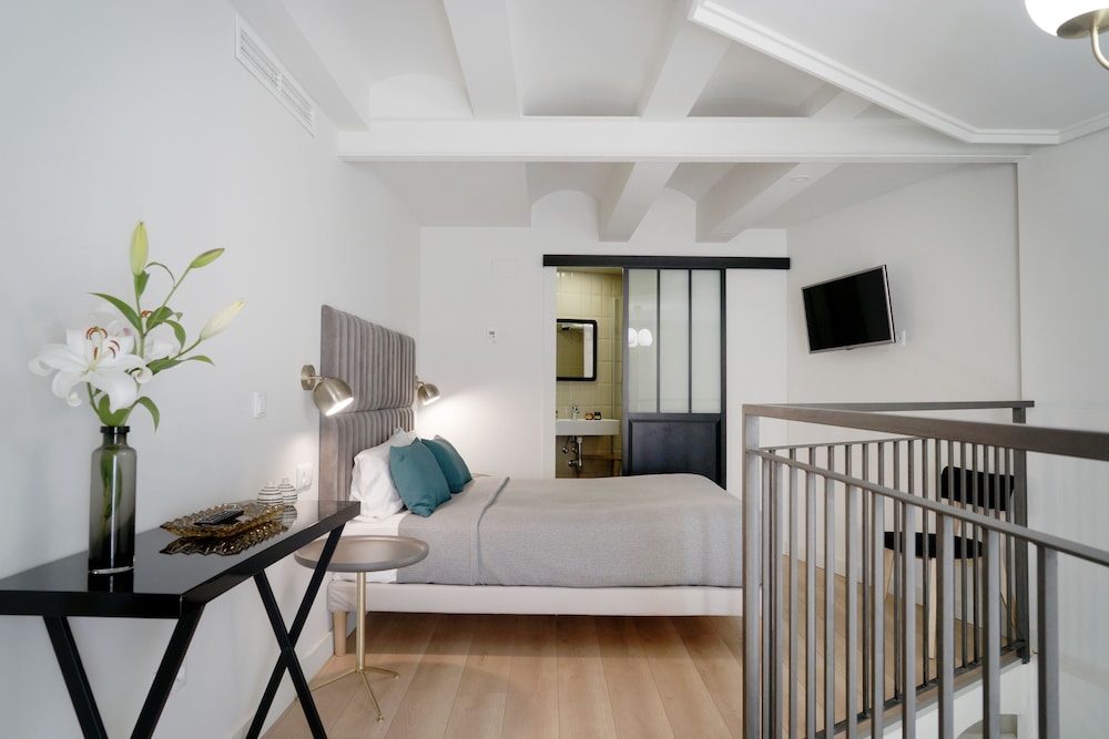 Family Duplex, Multiple Beds