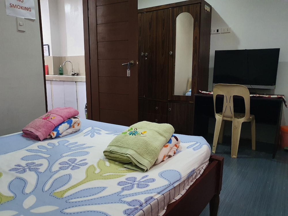 Basic Double or Twin Room, 1 Double Bed photo 2