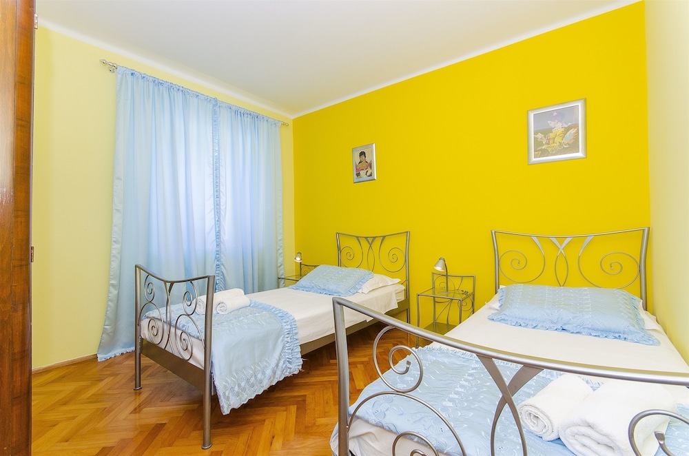 Apartment (A1) photo 1