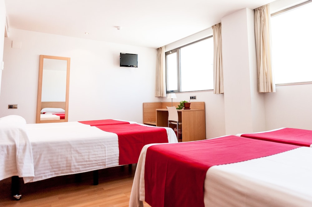 Quadruple Room - Photo 2