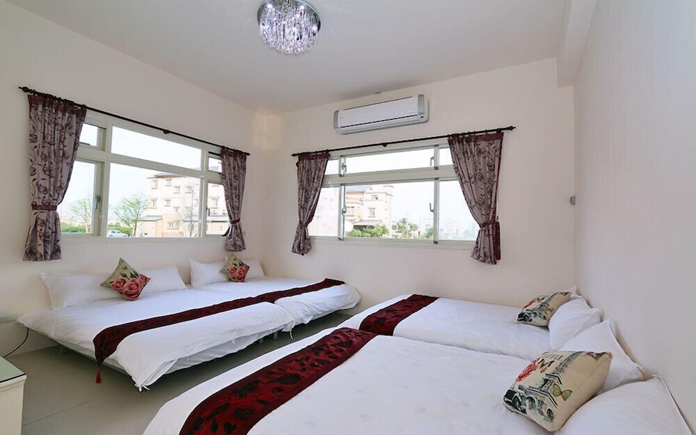 Family Room, Multiple Beds, Non Smoking photo 3