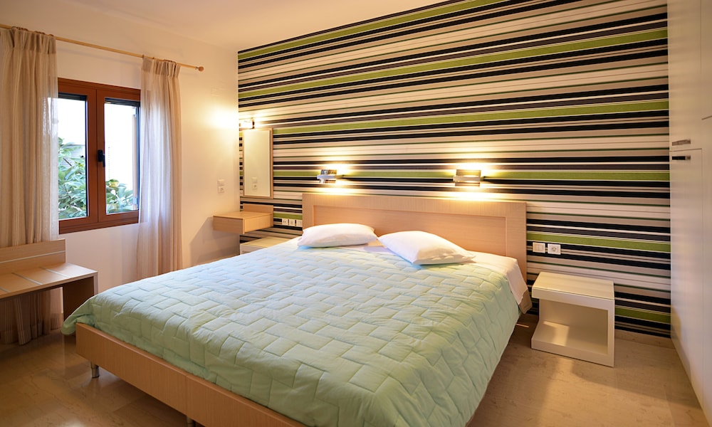 Superior Apartment, 1 Bedroom, Partial Sea View photo 2