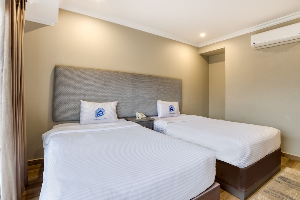Superior Twin Room With Panoramic Pyramids View & Balcony - Photo 5