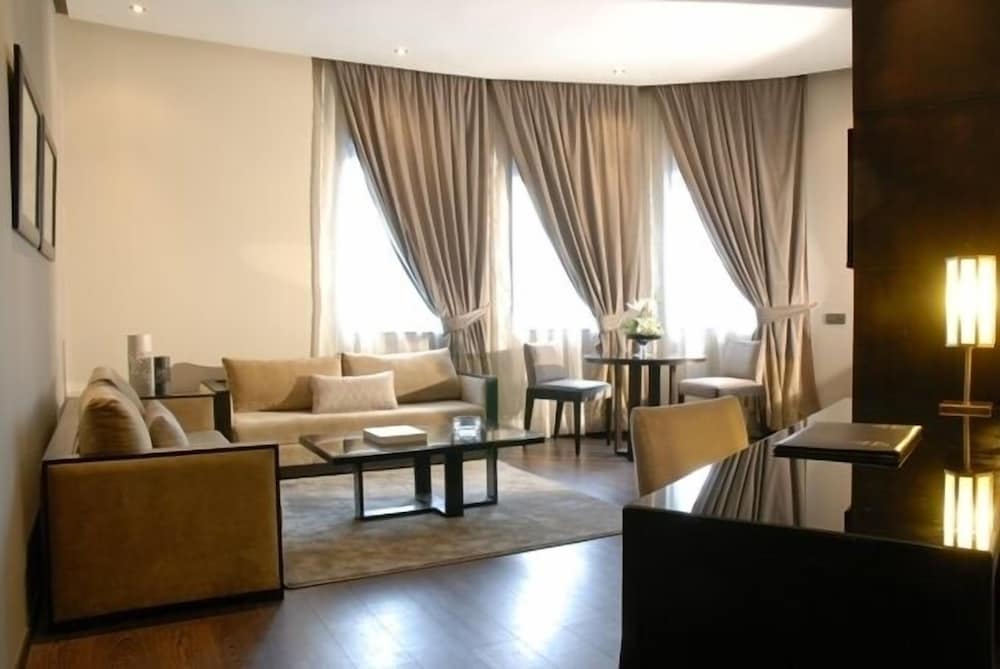 Suite (Imperial) photo 1