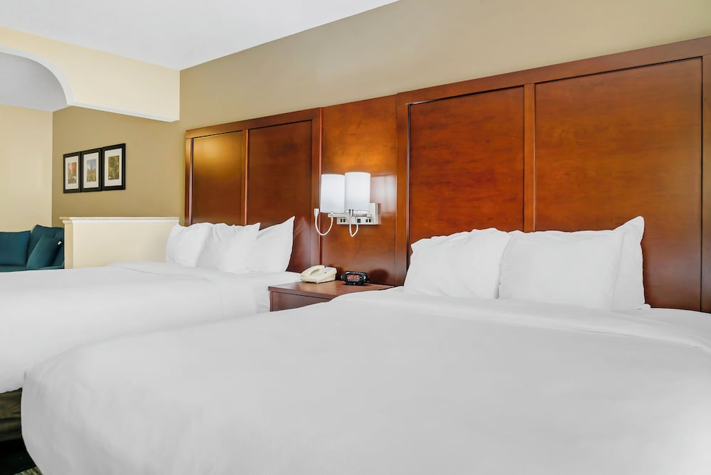 Standard Suite, 2 Queen Beds, Non Smoking - Photo 1