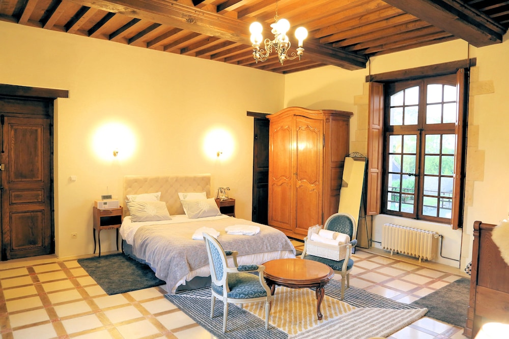 Deluxe Room - Photo 1