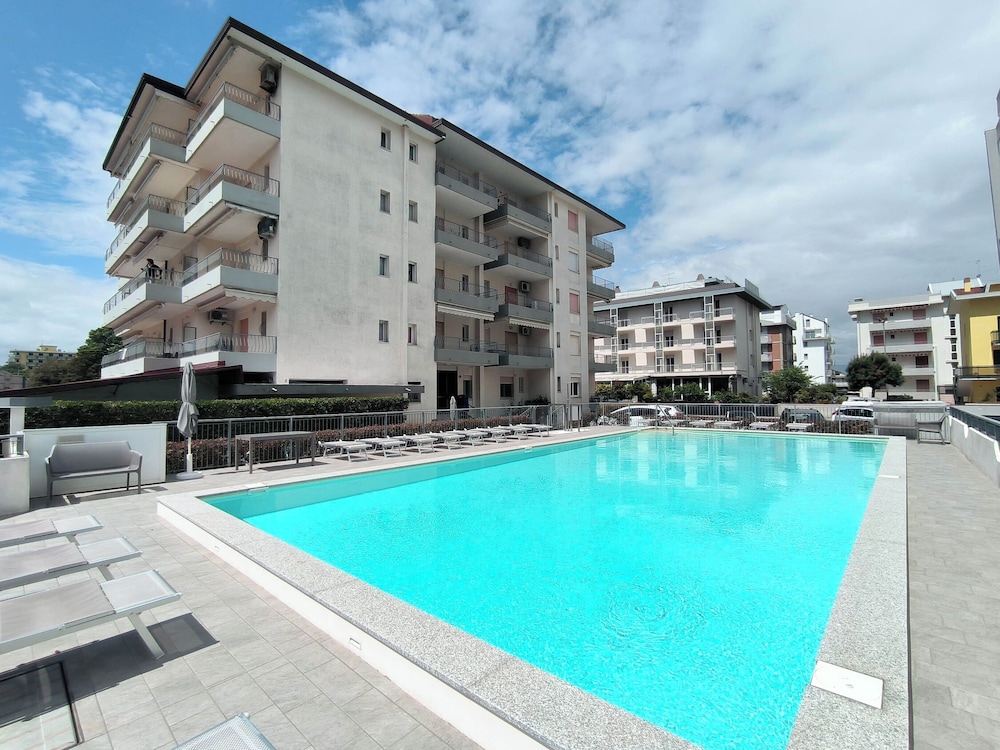 Studio, Multiple Bedrooms, Balcony, City View