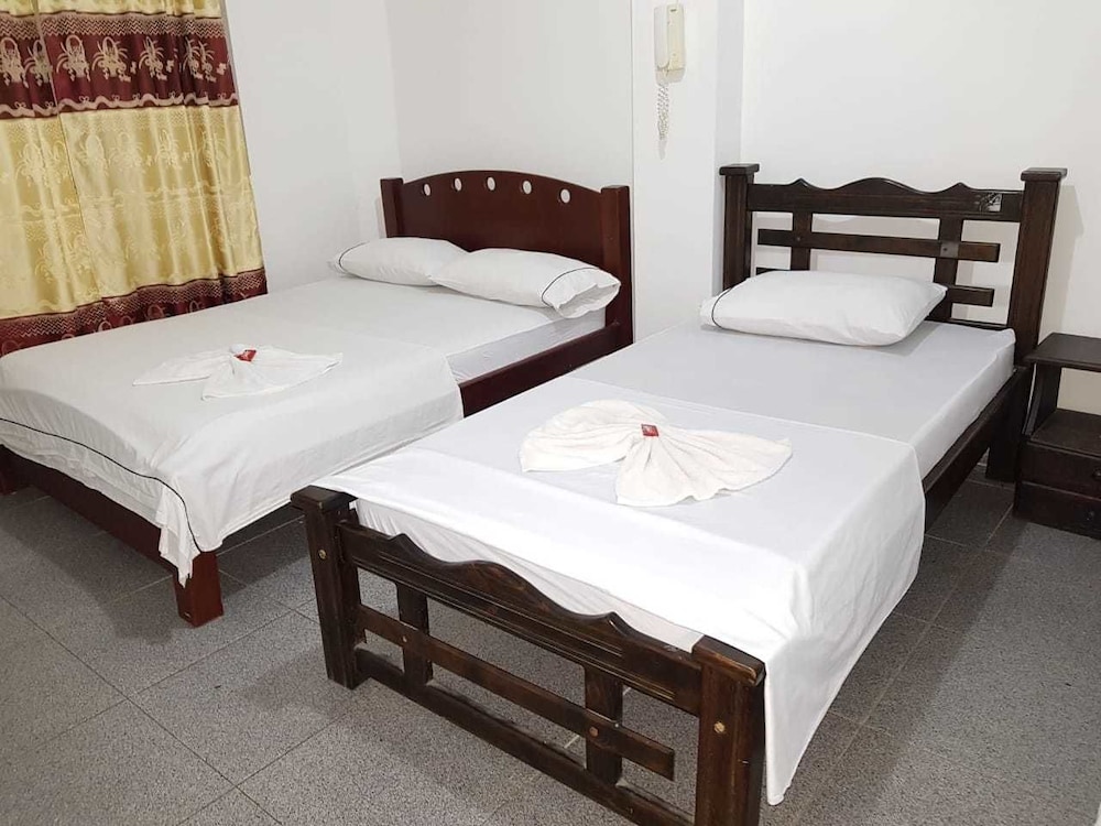 Basic Double Or Twin Room, Multiple Beds, Non Smoking photo 3