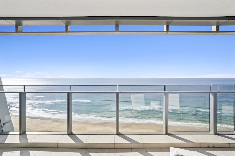 Three-Bedroom Ocean photo 3