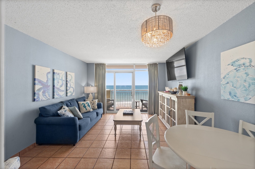 Condo, 1 Bedroom, Ocean View, Oceanfront (735) photo 2