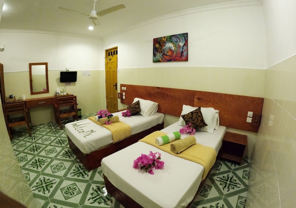 Standard Queen Room