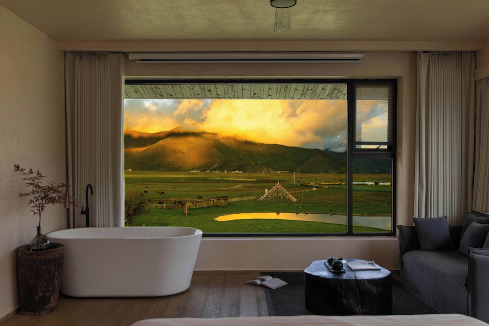 Deluxe Double Room, Hill View