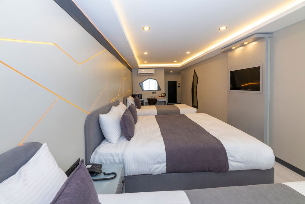 Deluxe Quadruple Room photo 2