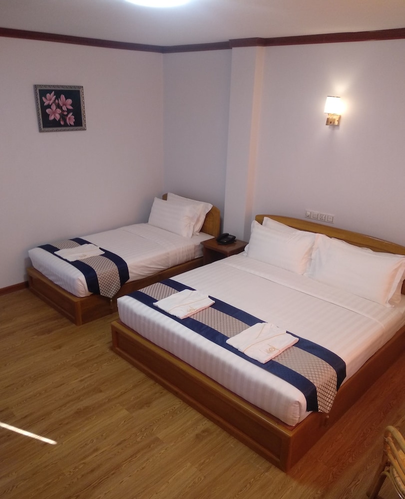 Deluxe Triple Room photo 2