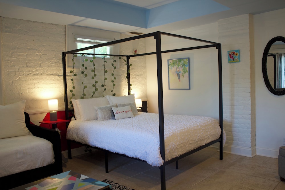 Studio Suite, Multiple Beds photo 1