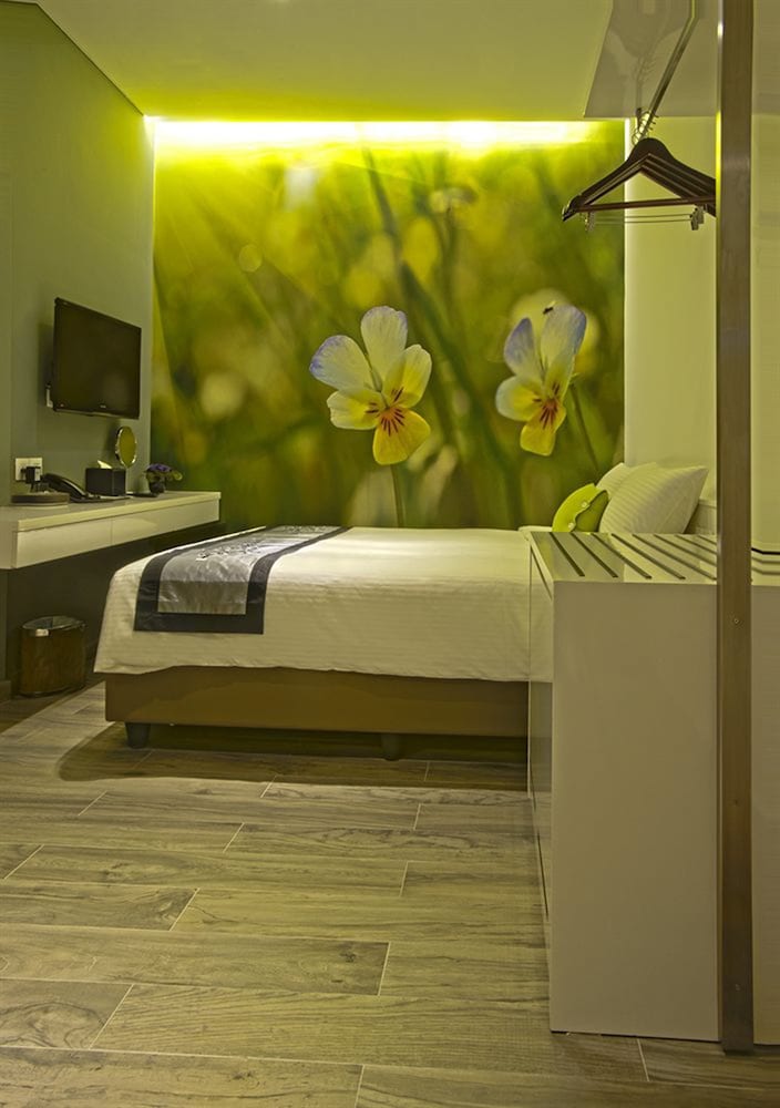 Superior Room, No Windows (Silver) photo 2