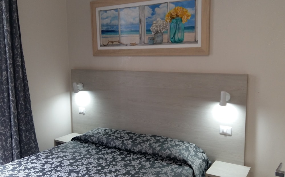 Economy Double or Twin Room photo 2