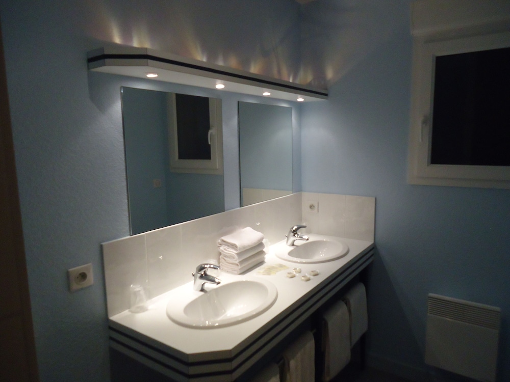 Classic Quadruple Room photo 2