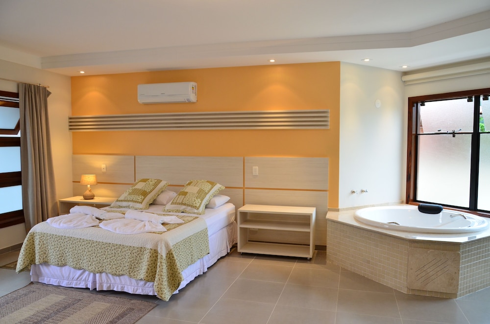 Deluxe Apartment, Jetted Tub photo 2