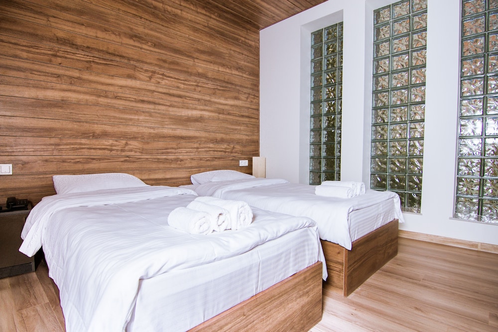 Basic Double or Twin Room (Fixed Window) photo 3