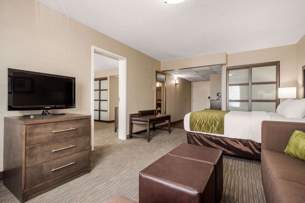 Suite, Non Smoking (Upgrade) - Photo 1